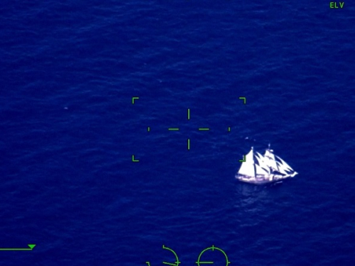 La Fuerza Aérea continúa apoyando la búsqueda de tres pescadores en la Guajira