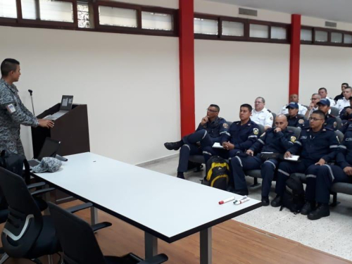 Fuerza Aérea Colombiana y entidades de socorro se preparan para combatir emergencias en el suroccidente del país