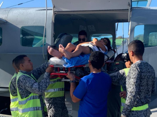 De Urgencia es trasladada turista francesa en grave estado de salud