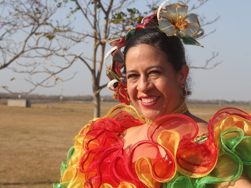 ‘Elsita’, una mujer de la Fuerza Aérea Colombiana con alma carnavalera