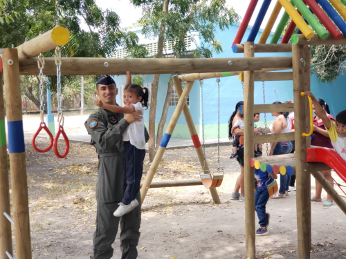 CACOM 4  llevó alegría a los niños de la vereda Chicoral, en el municipio de Espinal, con su campaña “Plan Corazón Amigo”.