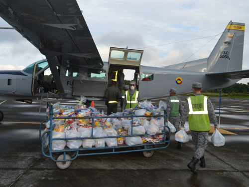 Su Fuerza Aérea transportó ayudas para contrarrestar efectos del  COVID 19 en Amazonas