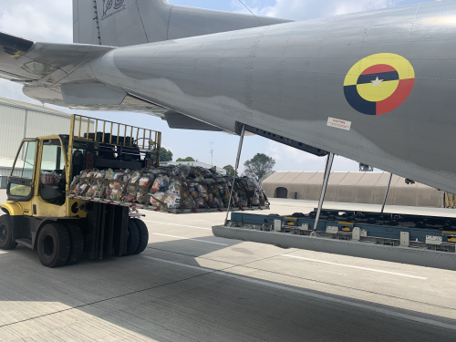 Continua transporte de ayudas humanitarias a diferentes regiones del pais.