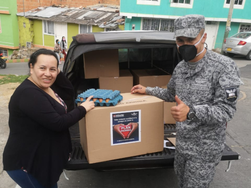 Avanza con éxito la entrega de ayudas humanitarias para las familias de nuestros soldados