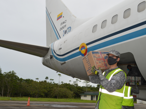 Aviones de su Fuerza Aérea continúan realizando vuelos humanitarios al Amazonas