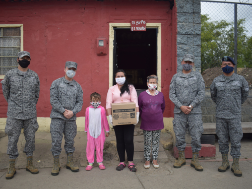 Familias de los soldados de CAMAN reciben apoyo de la Escuela de Superior de Guerra