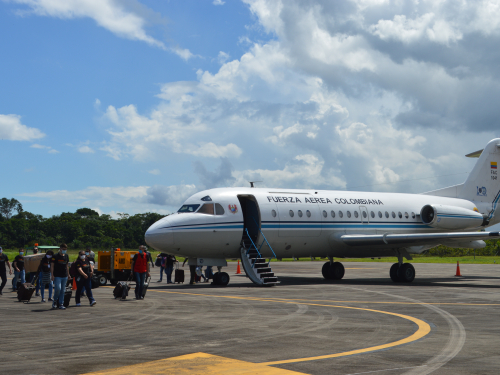 Profesionales de la salud fueron transportados hacia Leticia por su Fuerza Aérea Colombiana