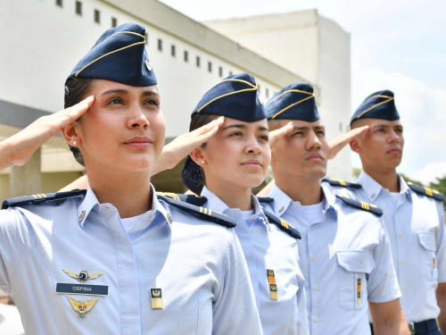 Con éxito finaliza el primer semestre académico de los futuros oficiales de su Fuerza Aérea Colombiana