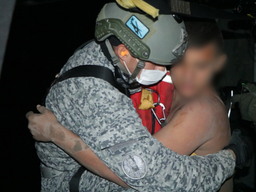 En operación aérea nocturna fue rescatado menor de edad atrapado por creciente del río Humadea