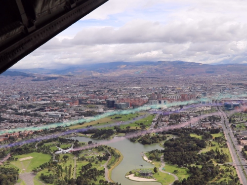 Aeronaves de su Fuerza Aérea engalanan los cielos capitalinos