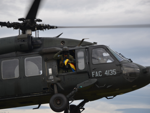 Aeronaves de su Fuerza Aérea Colombiana engalanan los cielos antioqueños este 20 de Julio