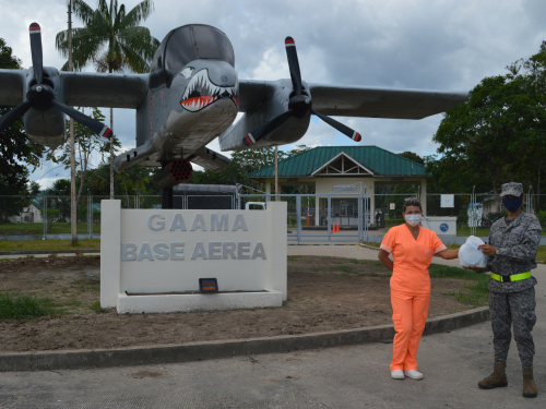 Kits de bioseguridad para odontólogos del Amazonas, son transportados por su Fuerza Aérea 