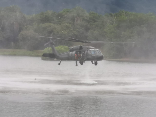 Comandos especiales de su Fuerza Aérea Colombiana se entrenan para seguir salvando vidas