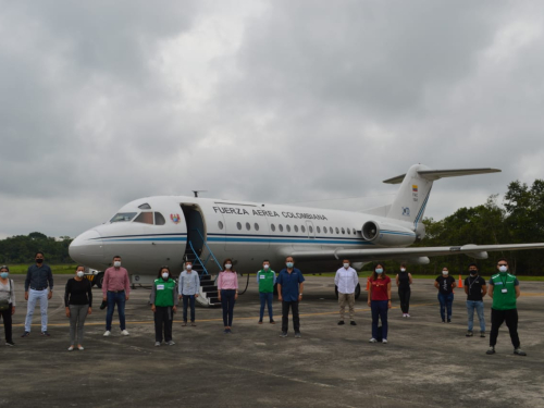 Superintendencia de Salud llega al Amazonas en un avión de su Fuerza Aérea Colombiana