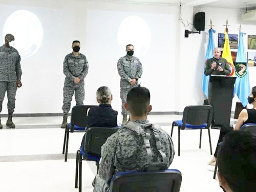 Visita del Comandante de la Fuerza Aérea  Colombiana al Grupo Aéreo del Oriente. 