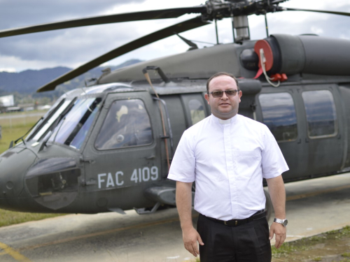 Conozcan, amen y acepten a Jesucristo en su corazón", Padre Yud. 