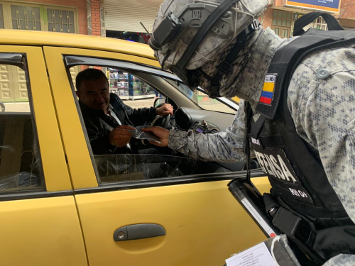 Entrega de tapabocas en el municipio de Mosquera, Cundinamarca.