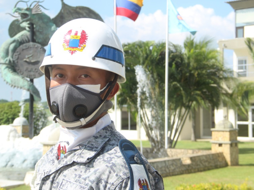 Un  soldado  Wayúu, es el orgullo de su comunidad