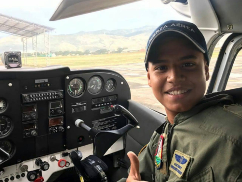 Un guerrero de la vida que hoy lleva en su corazón el azul de su Fuerza Aérea Colombiana 