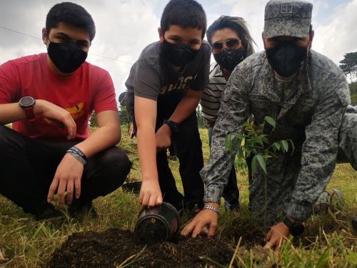 Jornada de reforestación "Sembrando Vida" en Rionegro