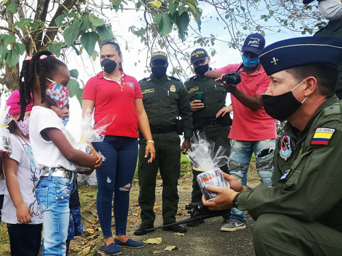 Hasta el extremo norte del departamento del Chocó, llegó apoyo para la educación   