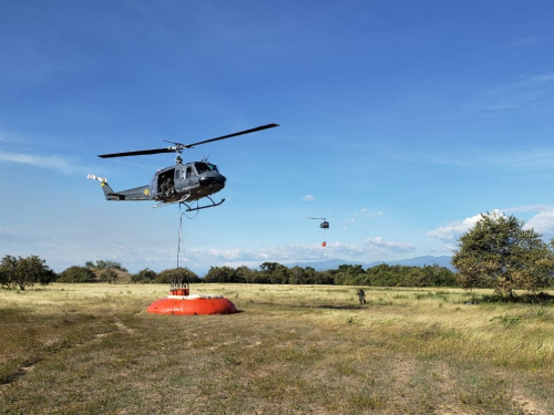 Su Fuerza Aérea permanece alerta frente a los incendios forestales que se presentan en el departamento por las altas temperaturas