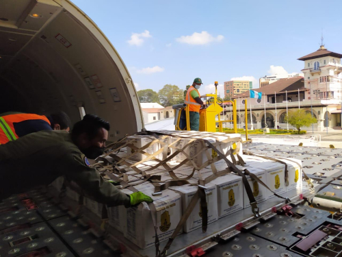 Su Fuerza Aérea Colombiana continúa transportando ayuda humanitaria a Guatemala
