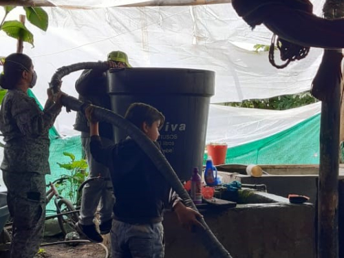  Fuerza Aérea continúa abasteciendo de agua potable al municipio de Zipacón
