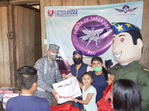 Fuerza Aérea Colombiana entrega esperanza en Vichada