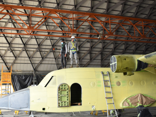 Comando Aéreo de Mantenimiento implementa sistema de protección contra caídas