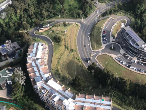 Desde el aire, su Fuerza Aérea Colombiana vigila las carreteras en Antioquia