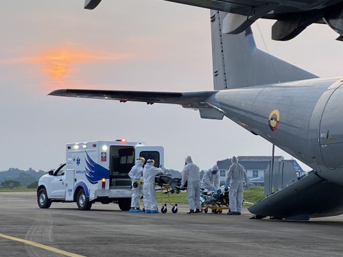 Paciente con COVID-19 fue trasladado por su Fuerza Aérea, desde Caquetá hacia Bogotá. 