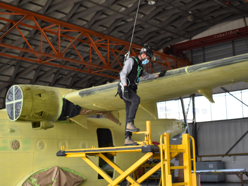 El mantenimiento de aeronaves de la Fuerza ejecutados de manera segura
