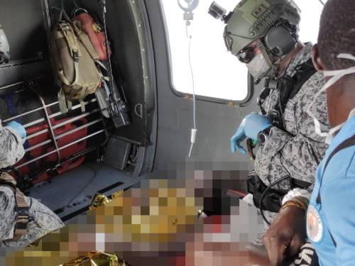Otro indígena herido por artefacto explosivo improvisado fue evacuado por la Fuerza Aérea