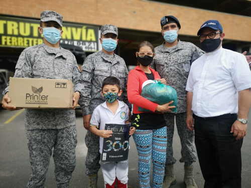 Apadrinando las familias de nuestros soldados 