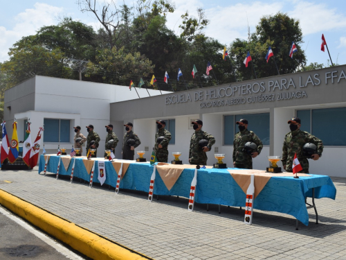 Ocho oficiales realizaron su primer “Vuelo solo” en el CACOM-4