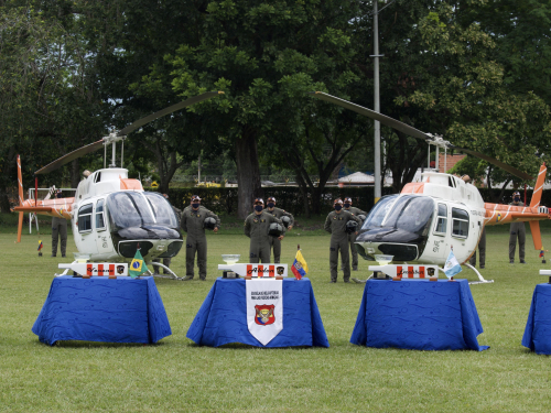 Alféreces de su Fuerza Aérea Colombiana tuvieron por primera vez su ‘Vuelo Solo’ como pilotos militares
