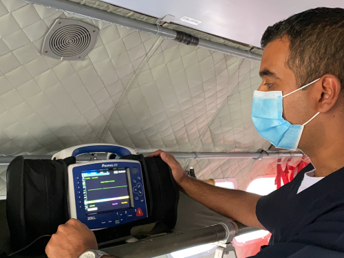 Con tecnología biomédica a bordo su Fuerza Aérea salva vidas