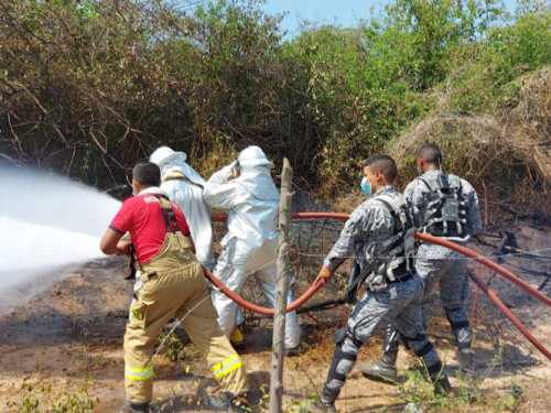 La Fuerza Aérea atiende la emergencia por incendio en Malambo