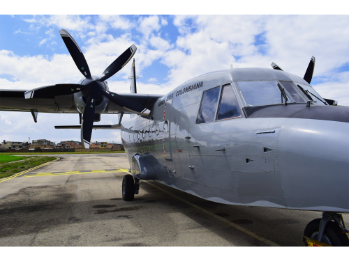 Primera aeronave Casa C-212-300 con modernización de cabina de la FAC