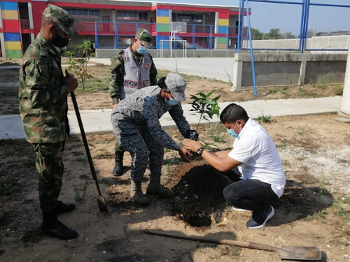 La Fuerza Aérea apoyó la siembra de 400 árboles en Malambo