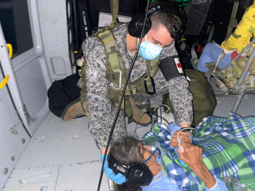 Mujer de 71 años fue trasladada desde Planadas hasta Ibagué por su Fuerza Aérea Colombiana