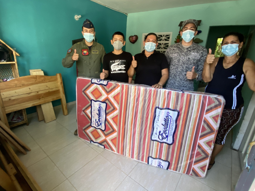 Familia de Flandes, Tolima, recibió apoyo de su Fuerza Aérea Colombiana