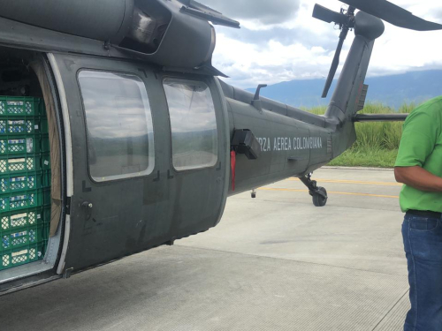 Puente aéreo para transportar alimentos, fue establecido por su Fuerza Aérea, desde Quindío hacia Valle del Cauca y Antioquia
