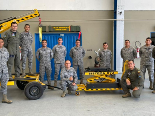 El Comando Aéreo de Combate No.5 recibió el "Premio Ciencia y Tecnología"