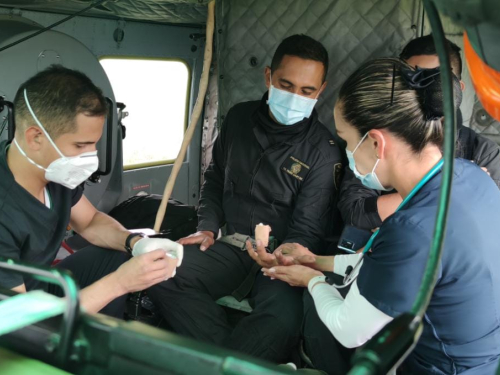 Miembros de la Fuerza Pública son atendidos por su Fuerza Aérea Colombiana