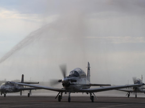 Dos nuevas aeronaves llegan para fortalecer el entrenamiento de pilotos de combate
