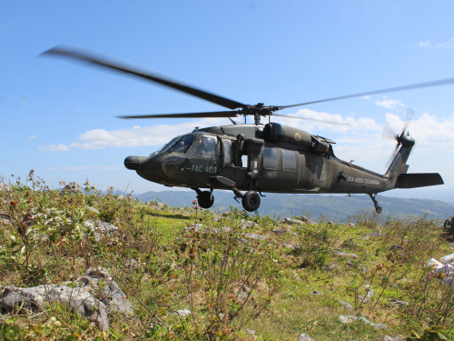 La importante misión de UH-60 Black Hawk y el C-208 Caravan en el Oriente Colombiano