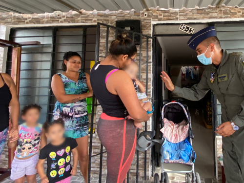 Menor de edad en situación de discapacidad recibe apoyo de su Fuerza Aérea Colombiana