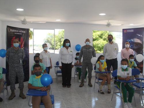 Un aula nueva para 25 niños malamberos